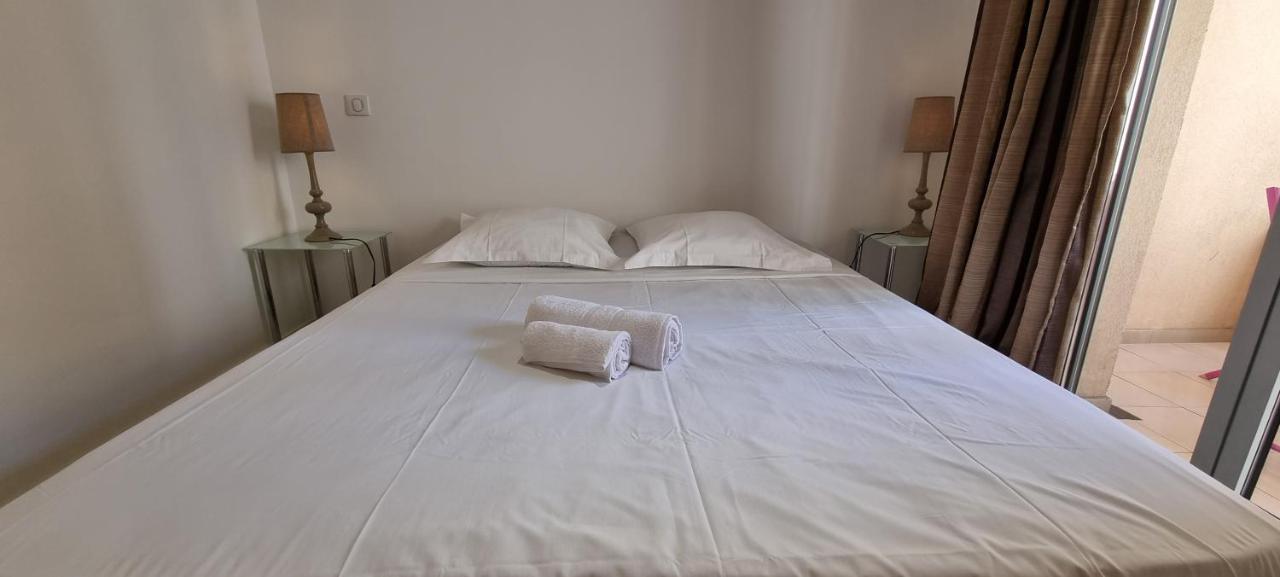 Le Vieux Port Apartments Канны Экстерьер фото