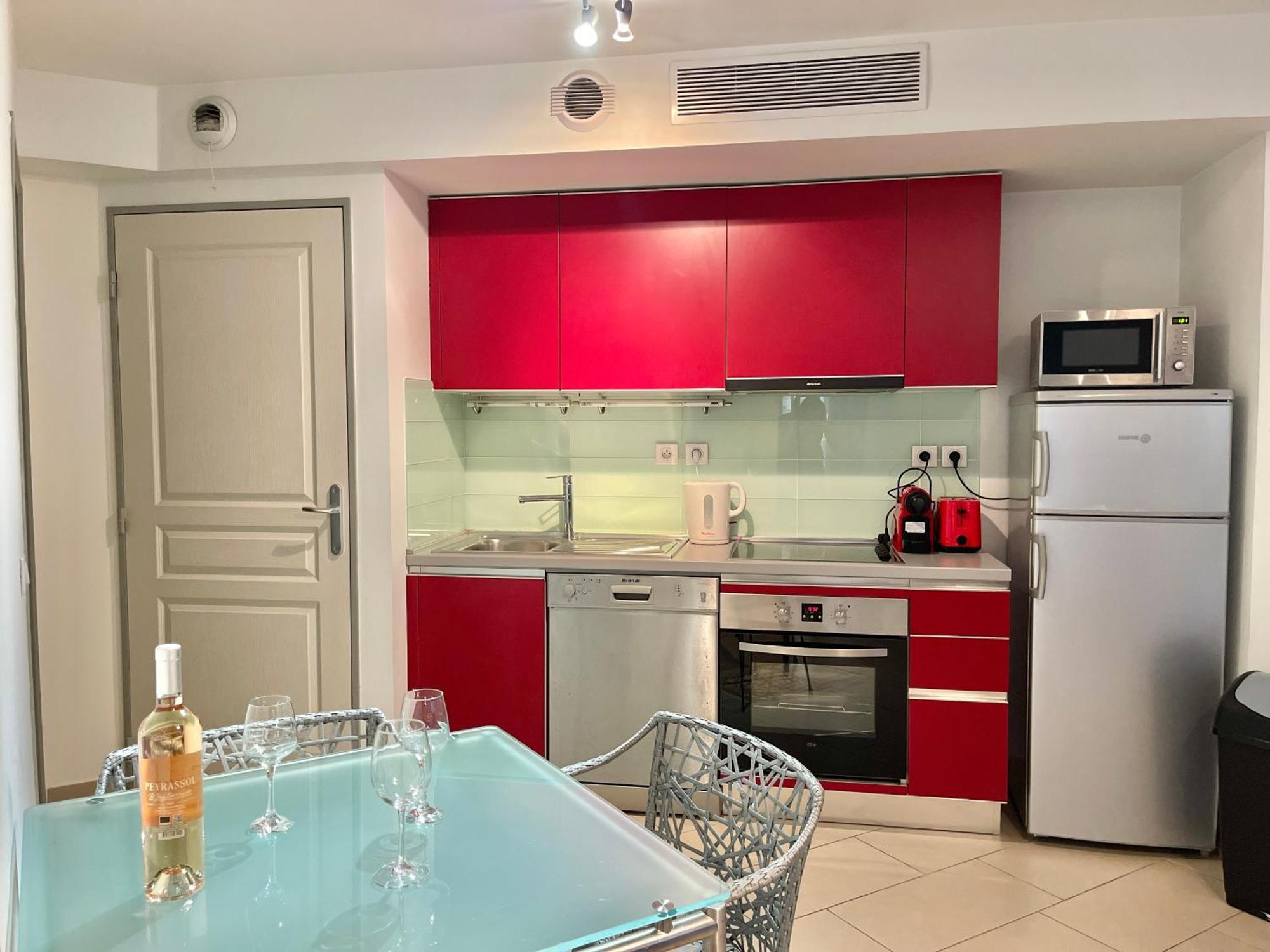 Le Vieux Port Apartments Канны Экстерьер фото