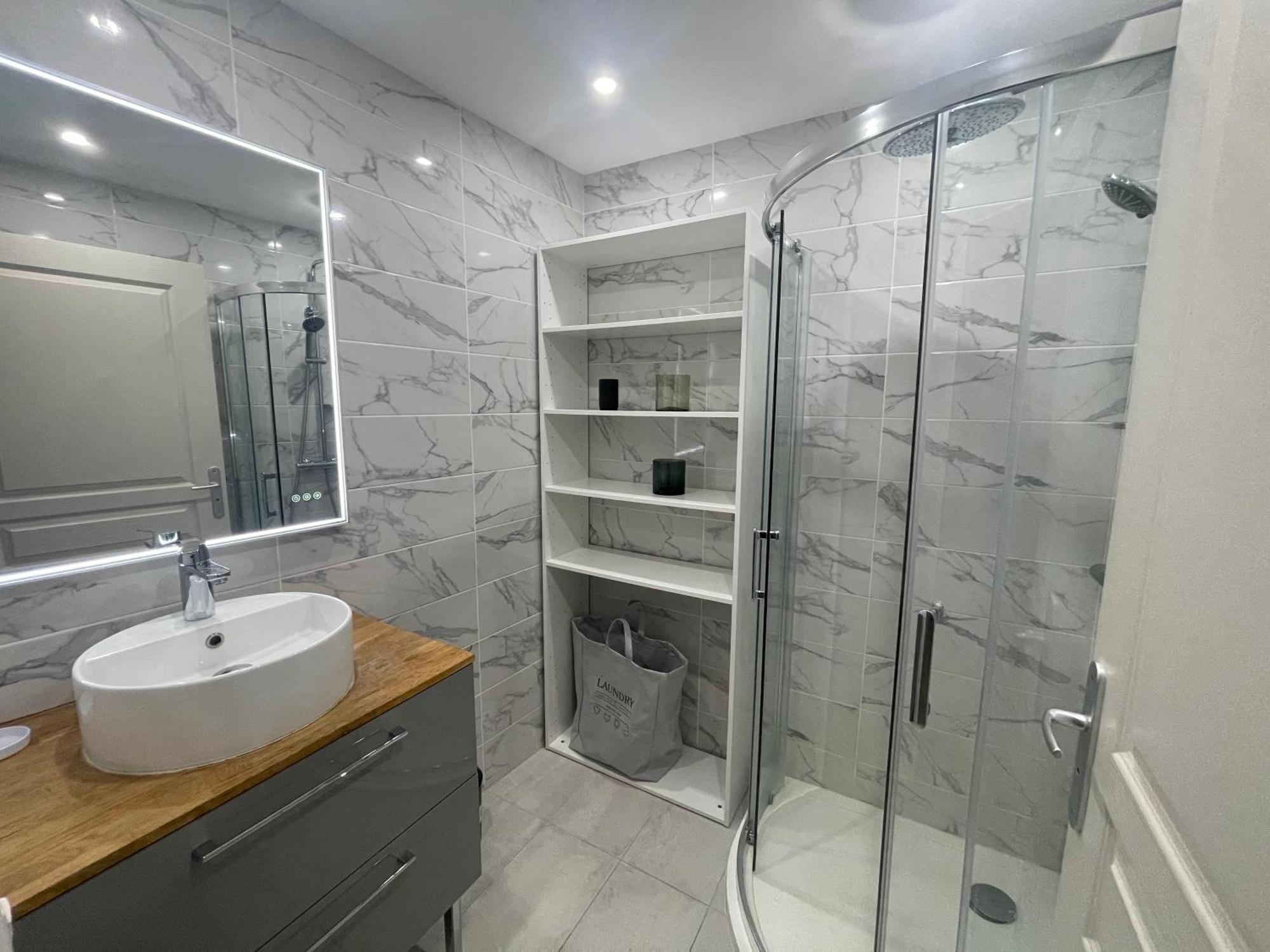Le Vieux Port Apartments Канны Экстерьер фото