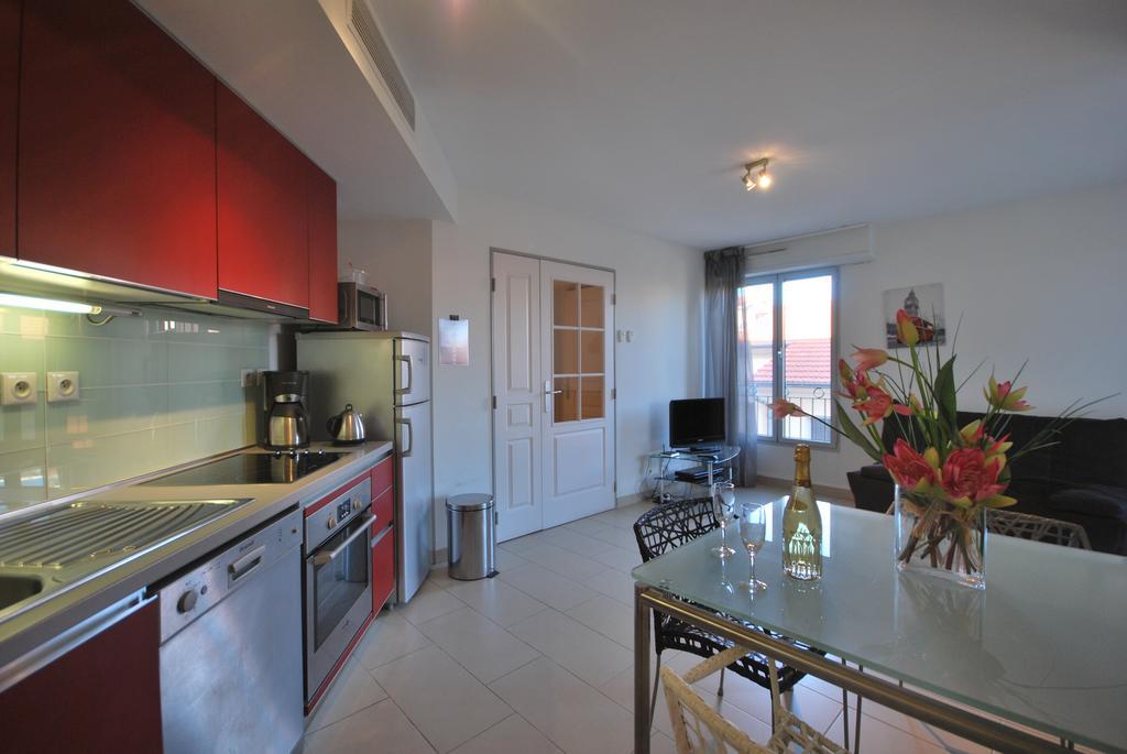 Le Vieux Port Apartments Канны Экстерьер фото