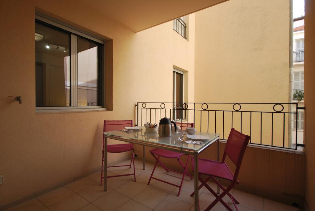 Le Vieux Port Apartments Канны Экстерьер фото